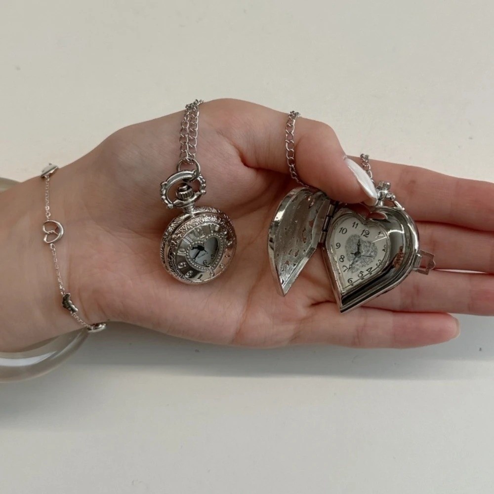 Đồng hồ bỏ túi trái tim rỗng