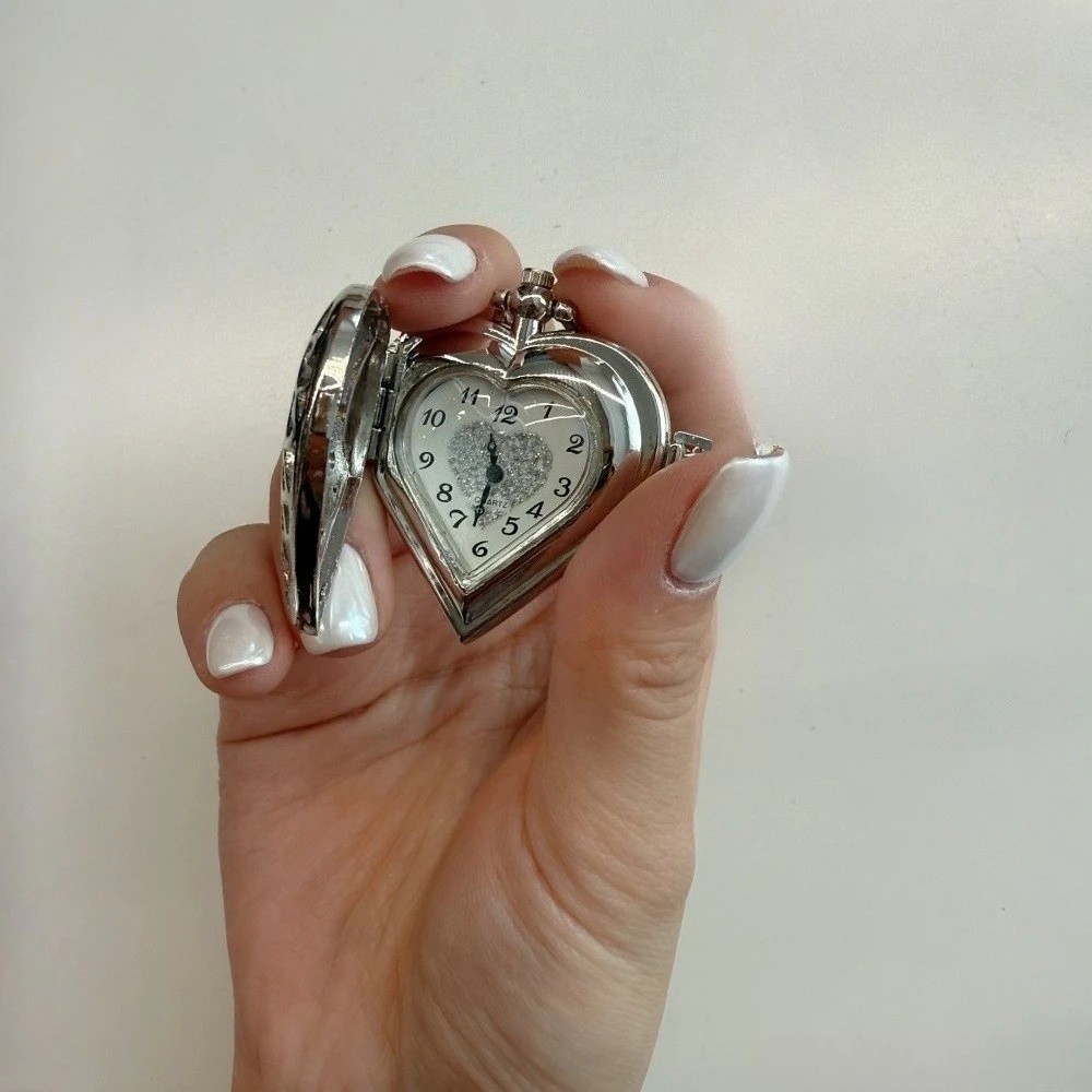 Đồng hồ bỏ túi trái tim rỗng - Ảnh 4